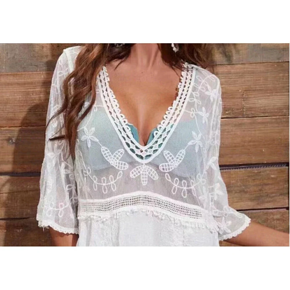 Floral Pattern Lace Swimsuit Coverup In White - Picture 3 of 12